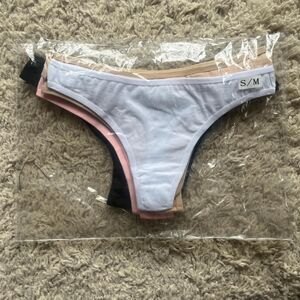 Pack of 11 thongs